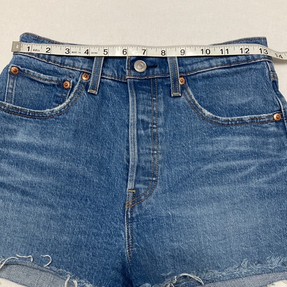 Levi’s Premium Ribcage Denim Short Sz 27 - Picture 2 of 10